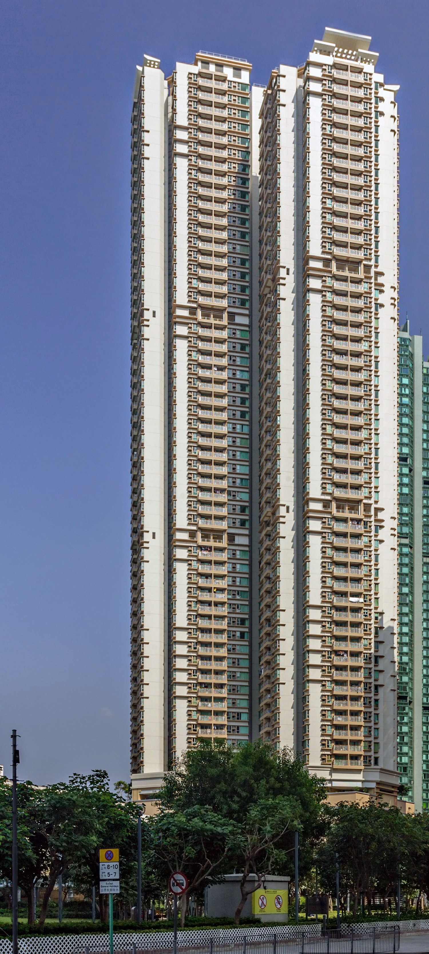 The Merton 1, Hong Kong - View from the southwest. © Mathias Beinling